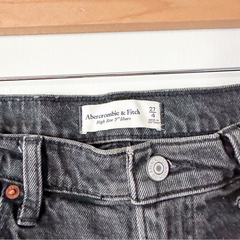 Abercrombie High Rise 9” Short Washed Black Size 27 US 4 - Picture 3 of 6